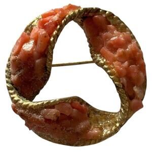 Pink Coral Chip Gold Tone Round Brooch Pin 1.5” Vintage Jewelry